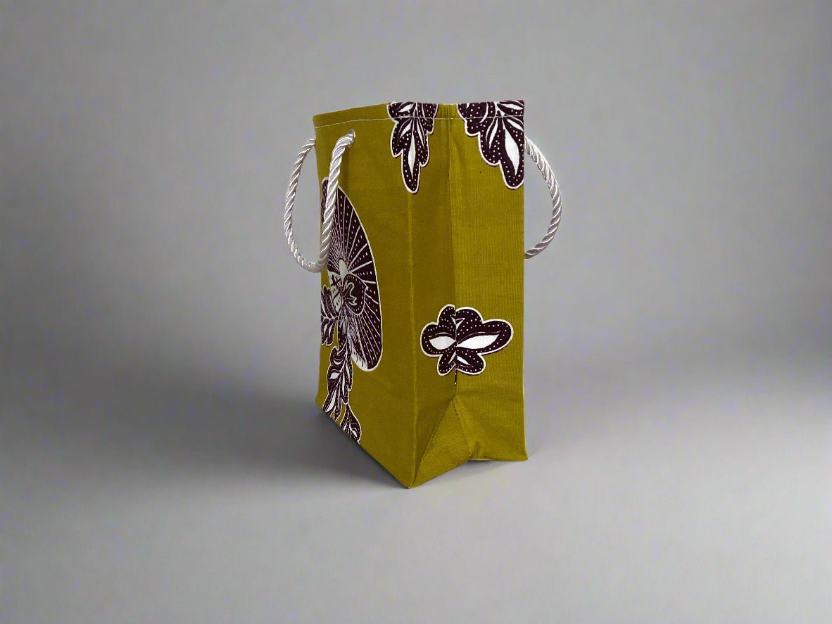 🌿 Handmade African Wax Print Extra Small Bag | Extra Small Pouch | Ethnic Fabric Gift Bag | Eco - Friendly Cultural Gift 🎁🌍 - Gezia Accents